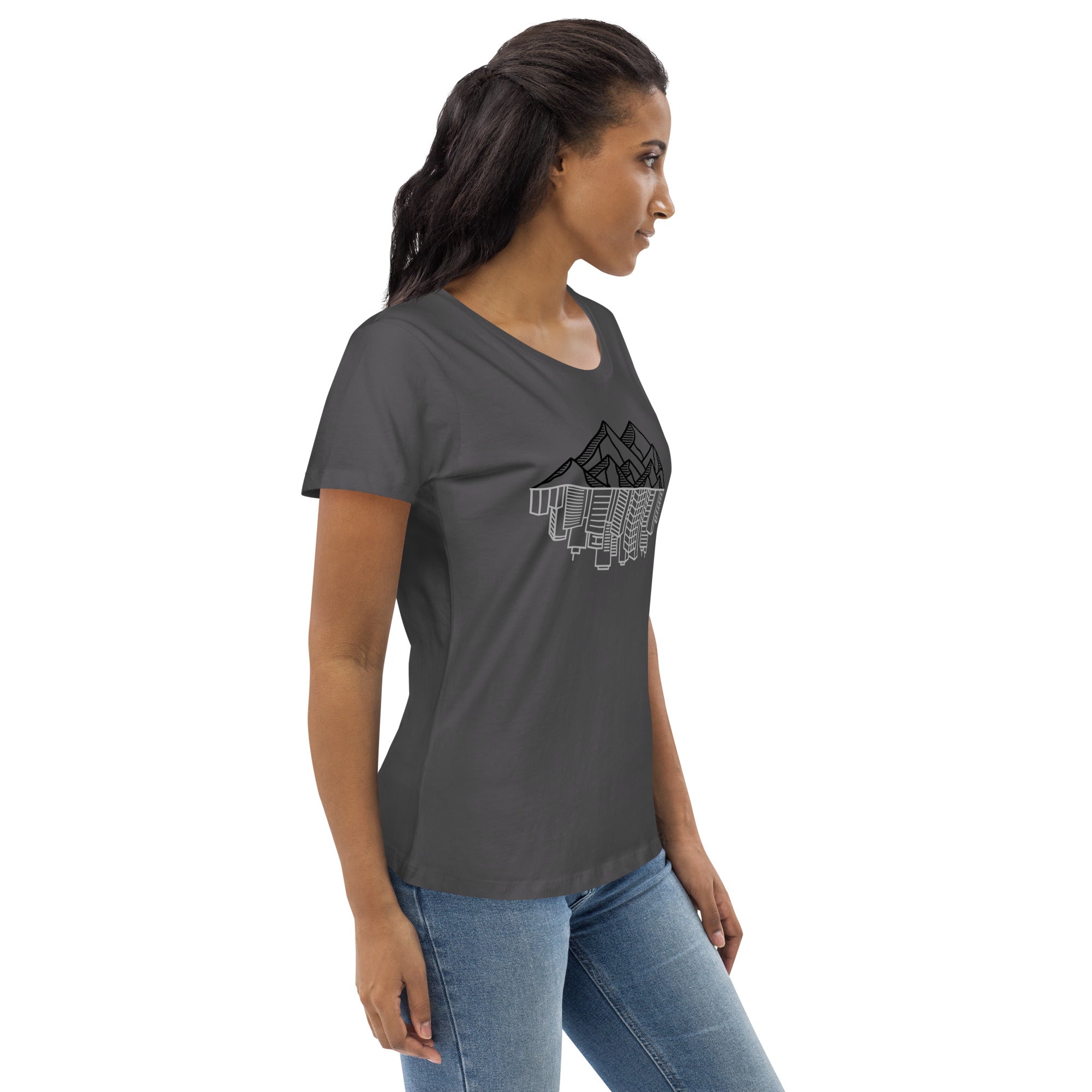 Women's fitted eco tee - Mountain Cityscape